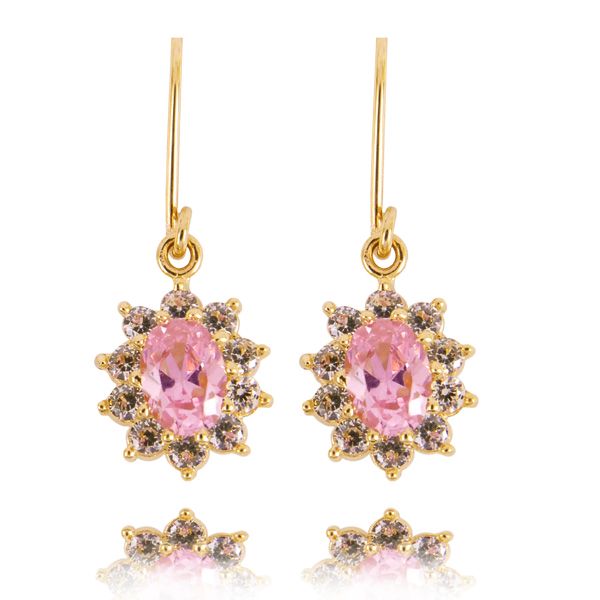 Stylowe kolczyki wykonane z wysokiej jakości złota.