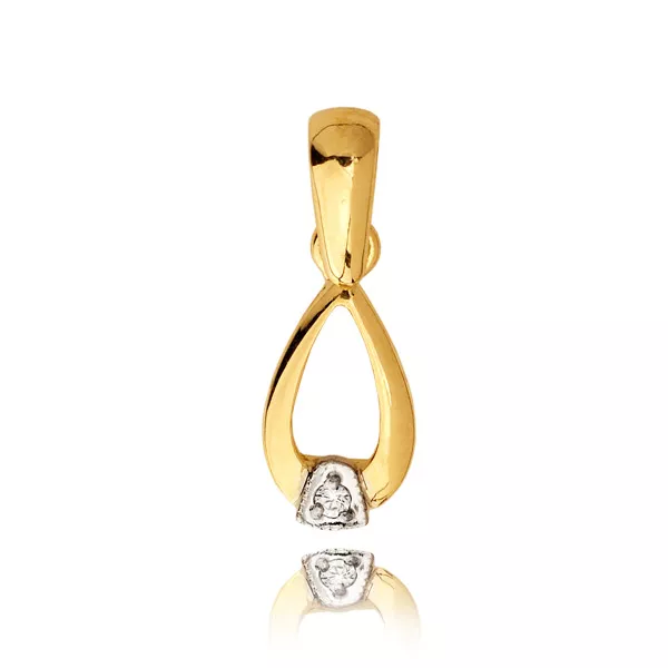 Złoty wisiorek wykonywany na indywidualne zamówienie.