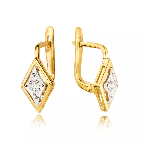 Złote kolczyki o klasycznej i ponadczasowej formie.