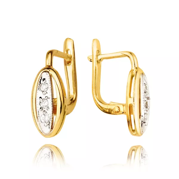 Eleganckie kolczyki ze złota z subtelnym blaskiem kamieni.